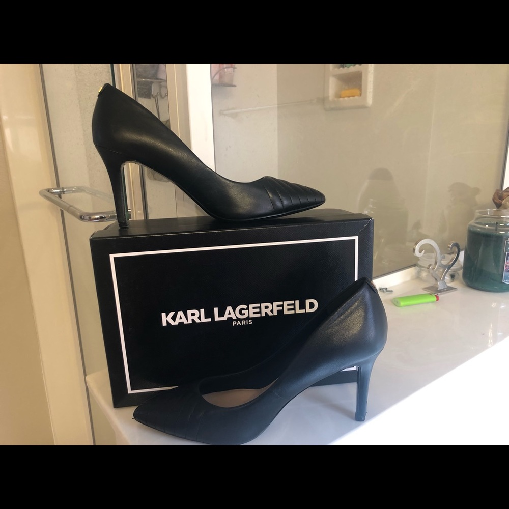 Karl Lagerfeld Roulle Pump- Black